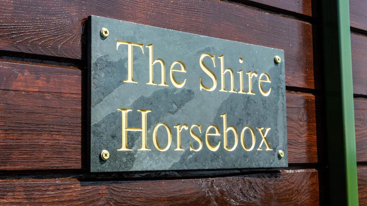 The Shire Luxury Converted Horse Lorry With Private Hot Tub Cyfie Farm Llanfyllin Εξωτερικό φωτογραφία